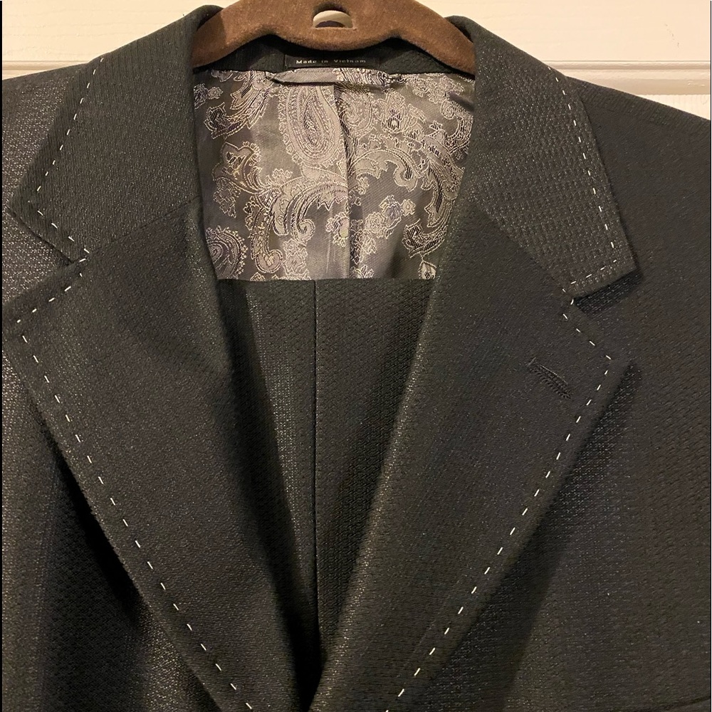 Steve Harvey men’s suit